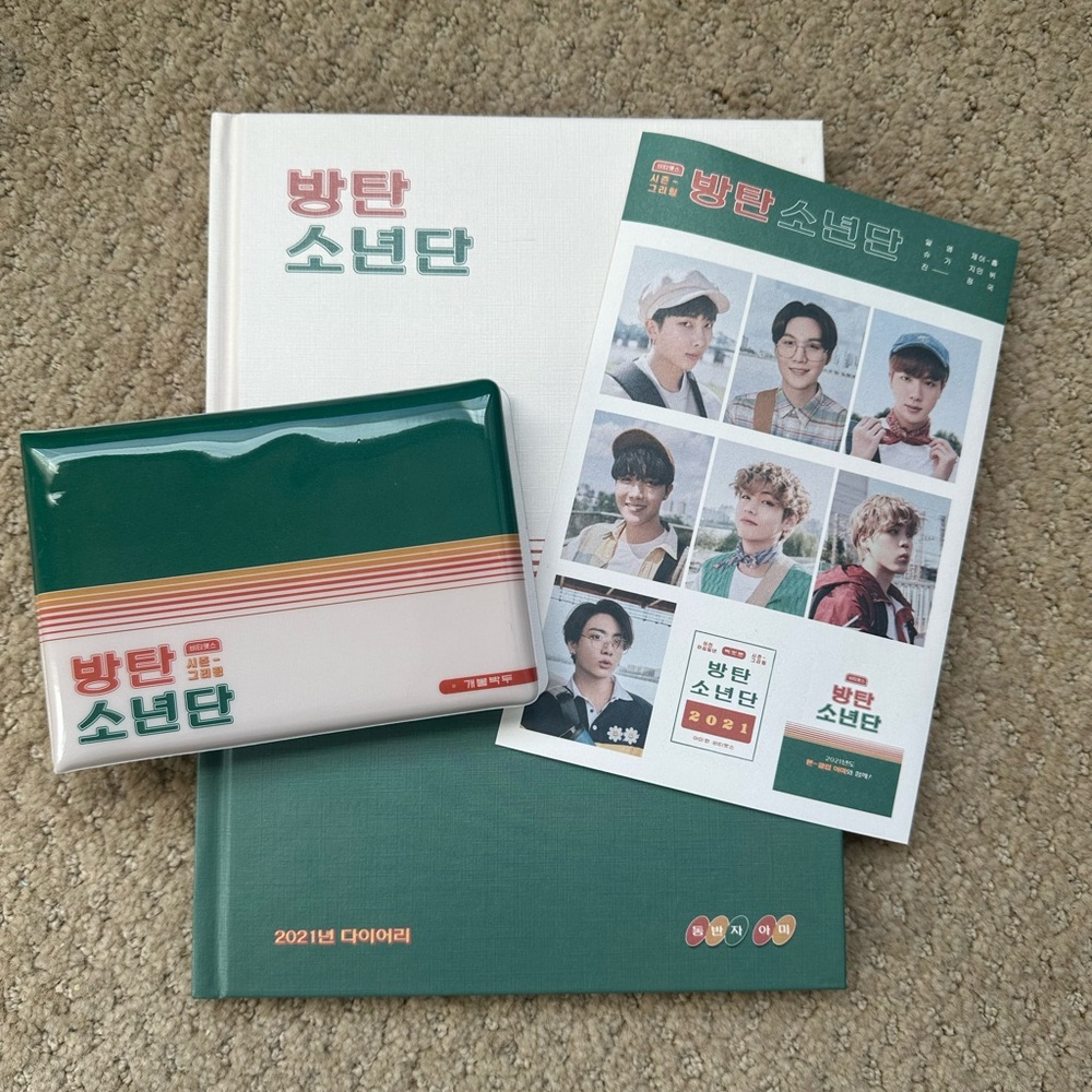 Official BTS 2021 Seasons Greetings DVD Box Set - Picture 5 of 7